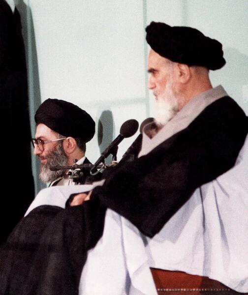 عکس آیت الله خامنه ای و امام خمینی