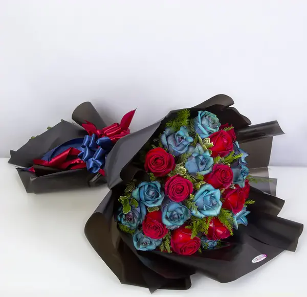 عکس گل آبی و سفید