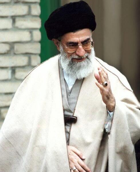 عکس های امام خامنه ای زمان جنگ