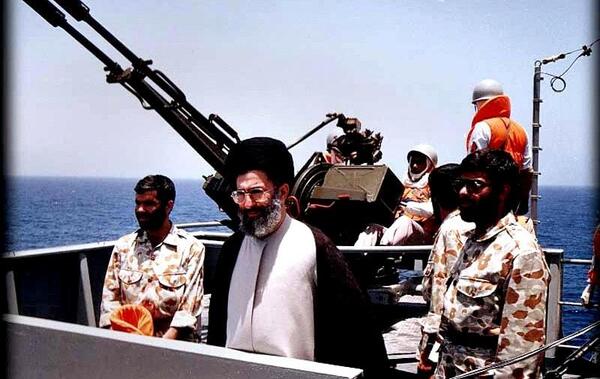 عکس های امام خامنه ای زمان جنگ