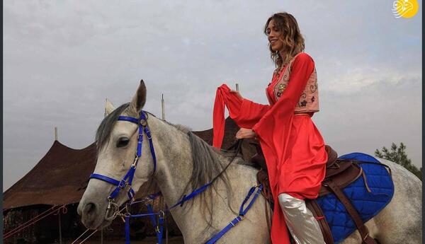 عکس لباس اسب سواری دخترانه