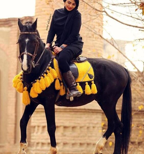 عکس لباس اسب سواری دخترانه