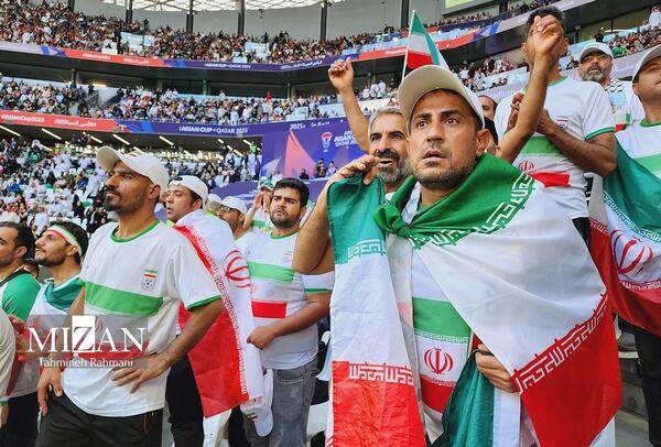 عکس تماشاگران بازی ایران ژاپن
