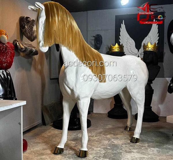 عکس اسب اسباب بازی بزرگ