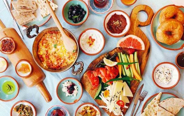 عکس صبحانه مفصل ایرانی