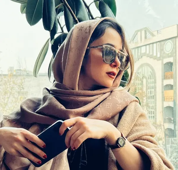 عکس الهه حصاری در فسیل