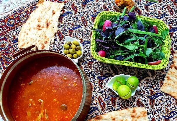 عکس آبگوشت تو قابلمه