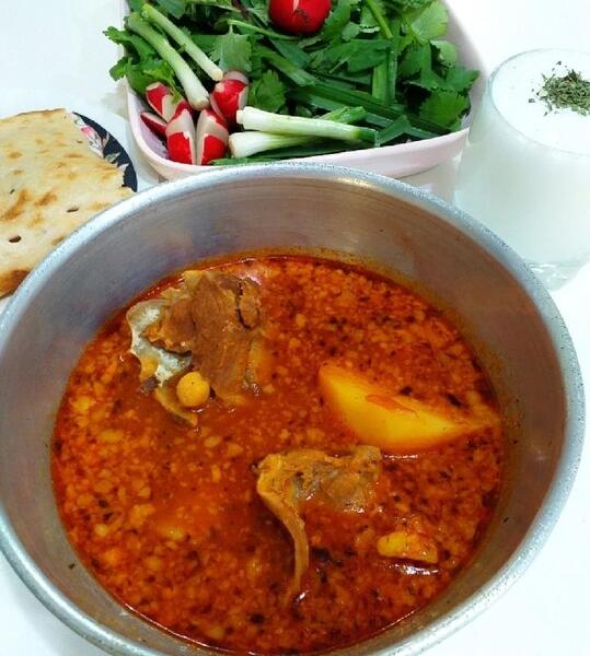 عکس آبگوشت تو قابلمه