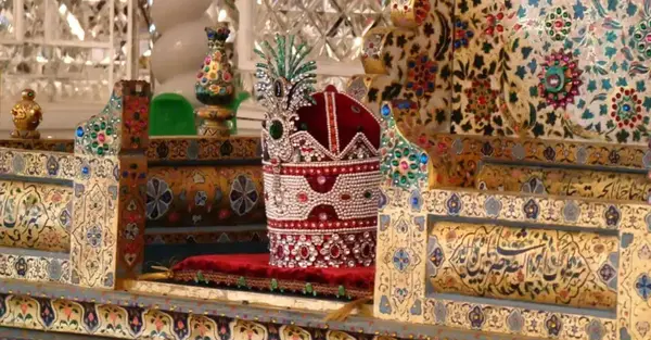 عکس شمشیر امام علی در موزه پاریس