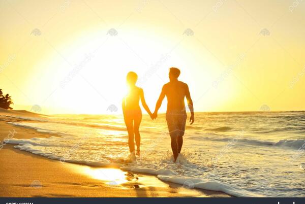 عکس عاشقانه کنار دریا شب