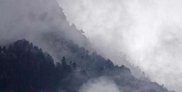 عکس آسمان ابری بارانی