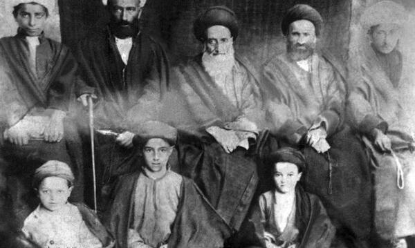 عکس آیت الله طالقانی با خانواده