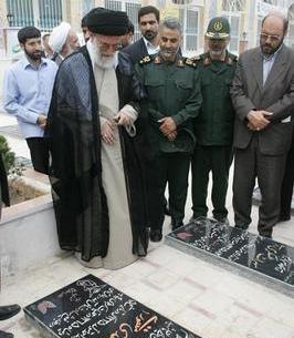عکس ایت الله خامنه ای با سردار سلیمانی
