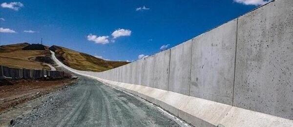 عکس دیوار مرزی ایران و افغانستان
