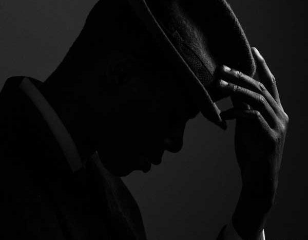 عکس سیاه و سفید کلاه