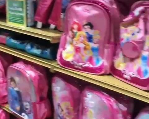 عکس اسباب بازی فروشی ایران مال