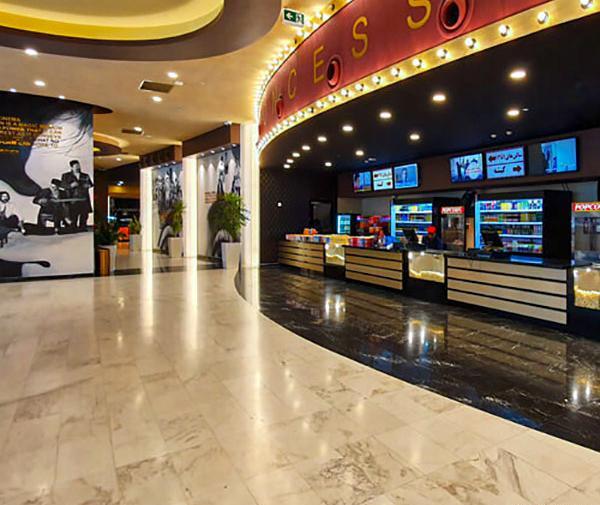 عکس اسباب بازی فروشی ایران مال