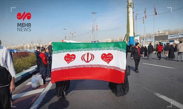 عکس مردم ایران با پرچم