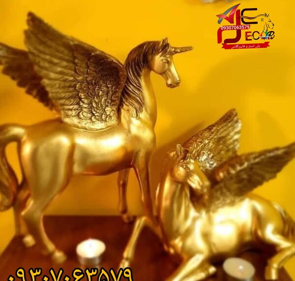 عکس اسب بالدار و شاخدار