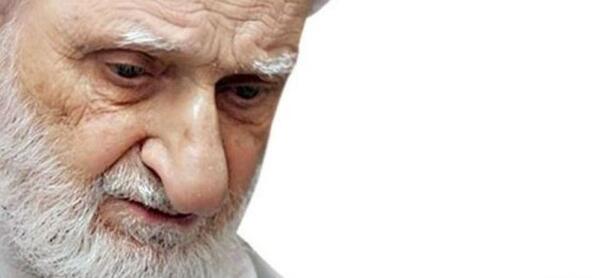 عکس آیت الله بهجت در نماز