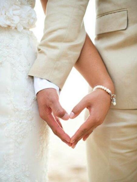 عکس دست عاشقانه دونفره