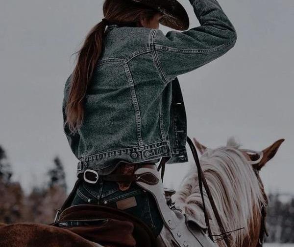 عکس اسب برای پروفایل دختر