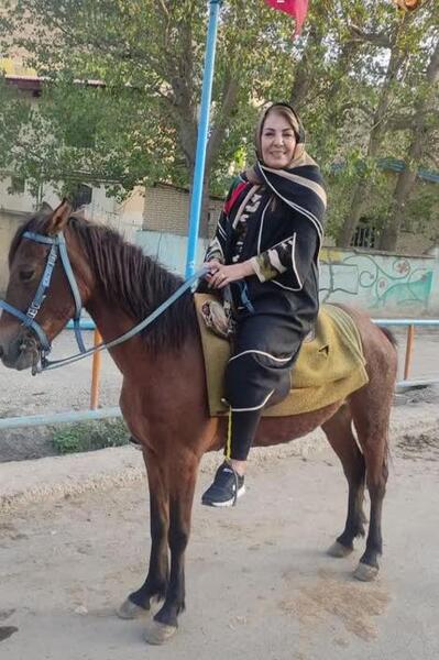 عکس اسب سواری دختر