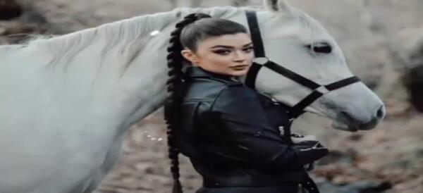 عکس اسب سواری دختر