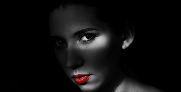 عکس لب سیاه سفید