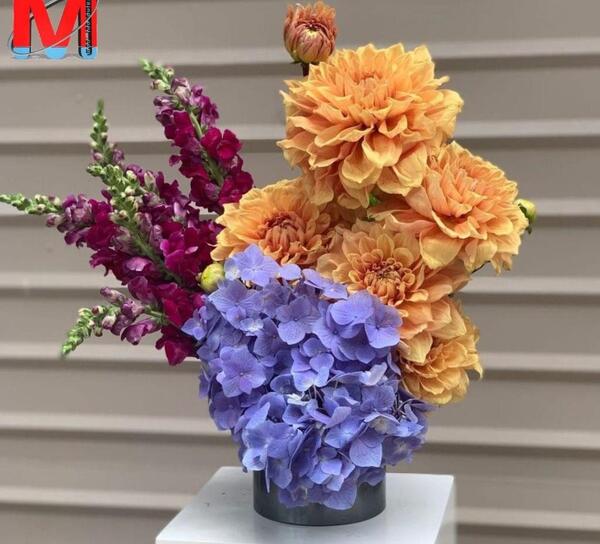 عکس گل و گلدان مصنوعی