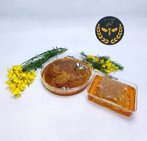 عکس عسل طبیعی با موم