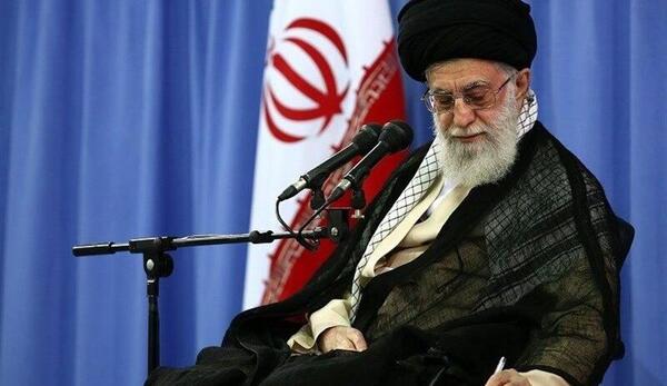 عکس آیت الله خامنه ای بدون ریش