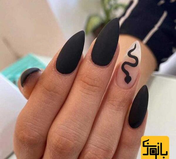 عکس ناخن سیاه مات