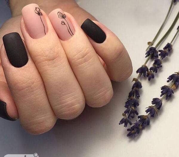عکس ناخن سیاه مات