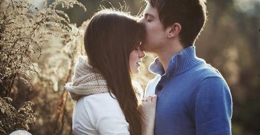 عکس لب دادن عاشقانه برای پروفایل
