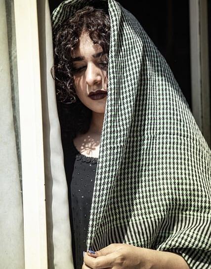 عکس چهره غمگین زن