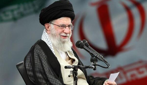 عکس سیاه سفید امام خامنه ای