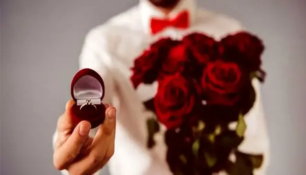 عکس گل خواستگاری با حلقه