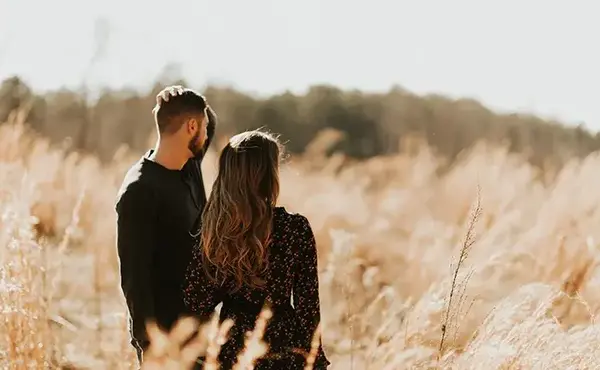 مدل ژست عکس دو نفره عاشقانه