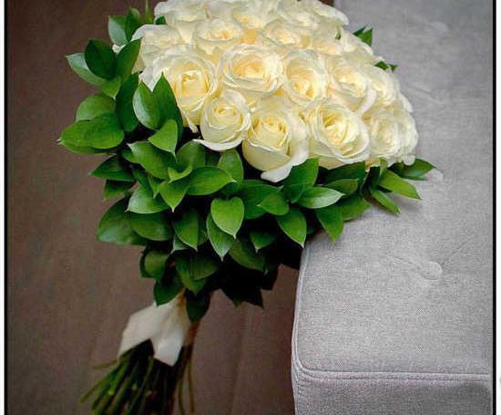 عکس سبد گل رز قرمز و سفید