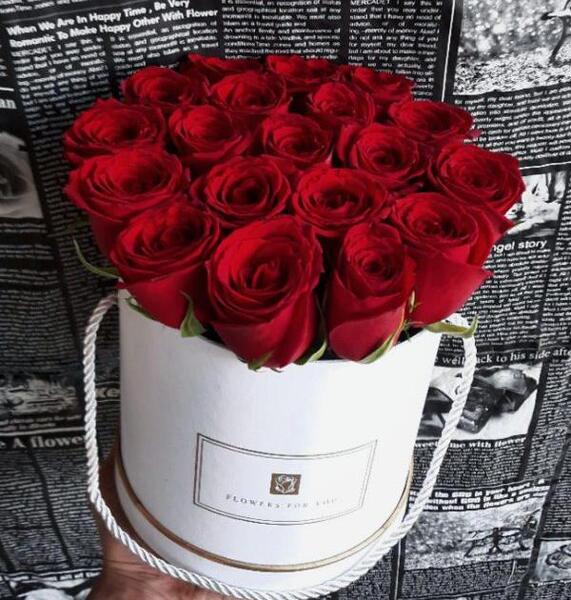 عکس سبد گل رز قرمز و سفید