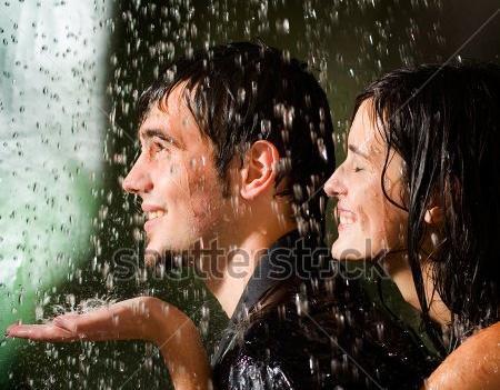 عکس های عاشقانه دونفره زیر بارون