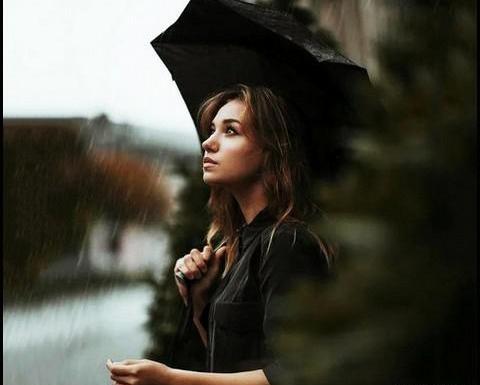 عکس عاشقانه زیر بارون دو نفره