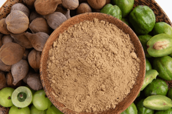 عکس از هلیله سیاه