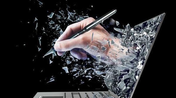 عکس سیاه برای پس زمینه لپ تاپ