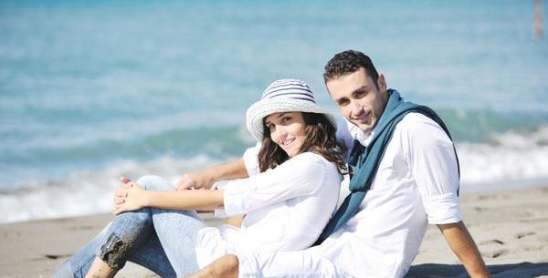عکس عاشقانه در کنار دریا