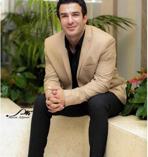 عکس گلچهره در کوچه اقاقیا