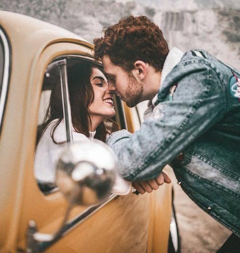 عکس عاشقانه دونفره لاکچری لب