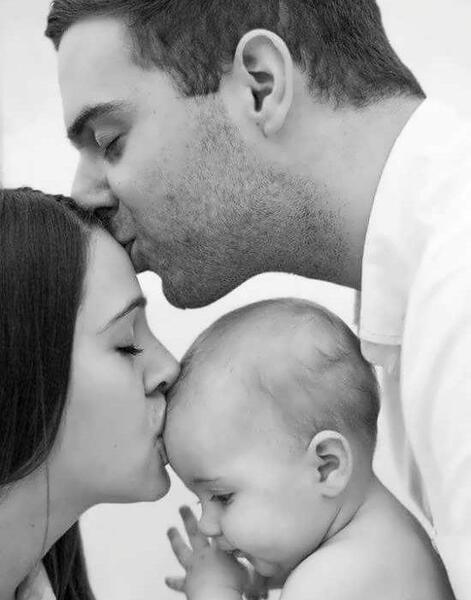 عکس عاشقانه سه نفره با بچه