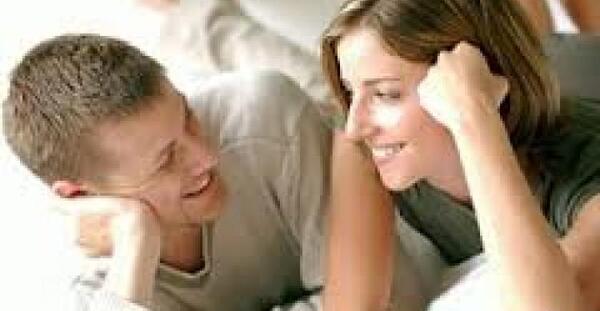 عکس خوابیدن بغل همسر عاشقانه نی نی سایت